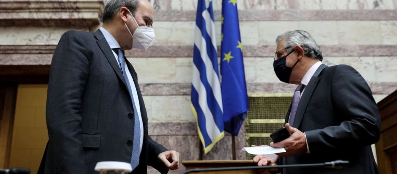 Τσακώθηκαν κυβερνητικά στελέχη μέσα στη Βουλή - «Και η κοροϊδία έχει τα όριά της» (βίντεο)